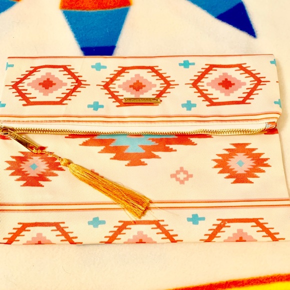 Pura Vida Southwest Clutch - Picture 4 of 5